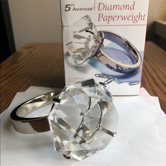 NIB 💍 Desk Paperweight - Diamond Ring (Glass) - Picture 3 of 15
